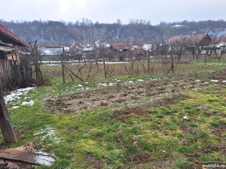 Casă cu 4 camere cu Teren 200 Mp în Central