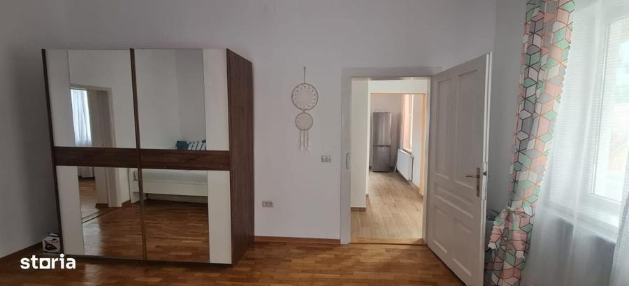 Apartament cu 4 camere în Centrul Civic