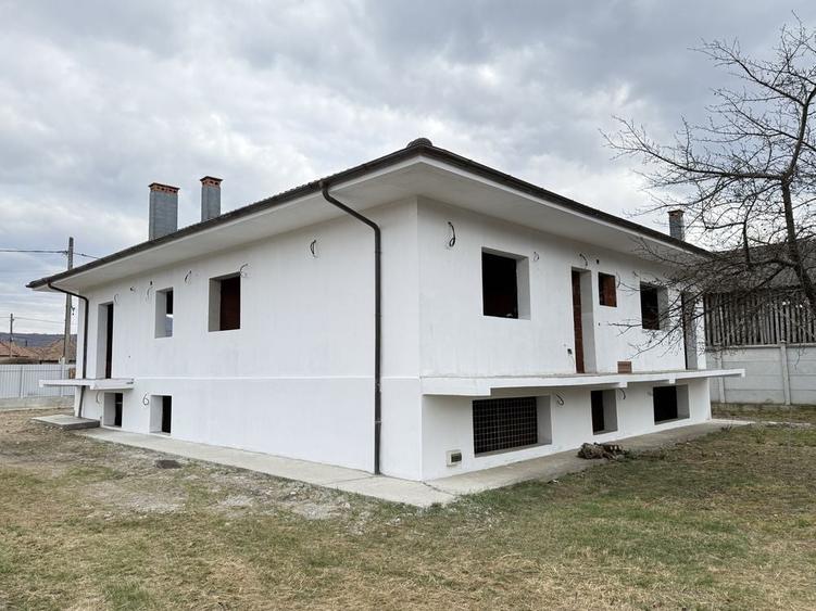 Casă cu 4 camere în Central