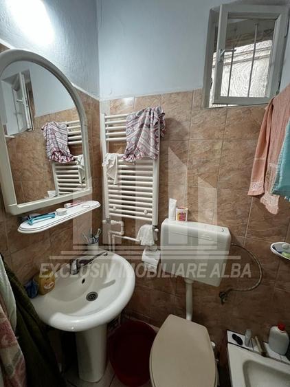 Casă individuală cu 3 camere cu Canalizare în Central