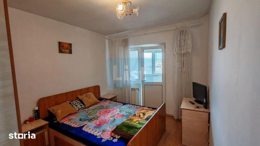 Apartament cu 4 camere decomandat în Gară