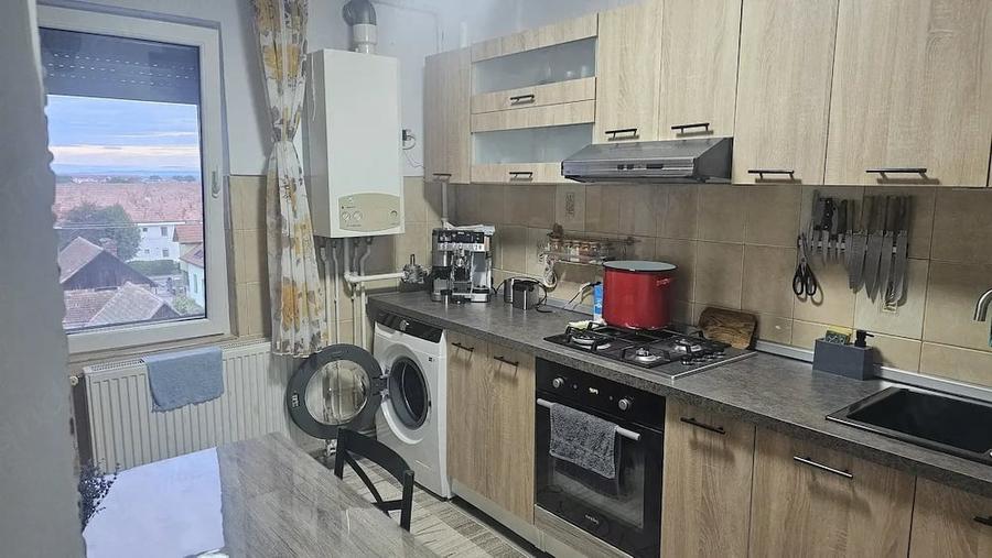 Apartament cu 2 camere decomandat în Central