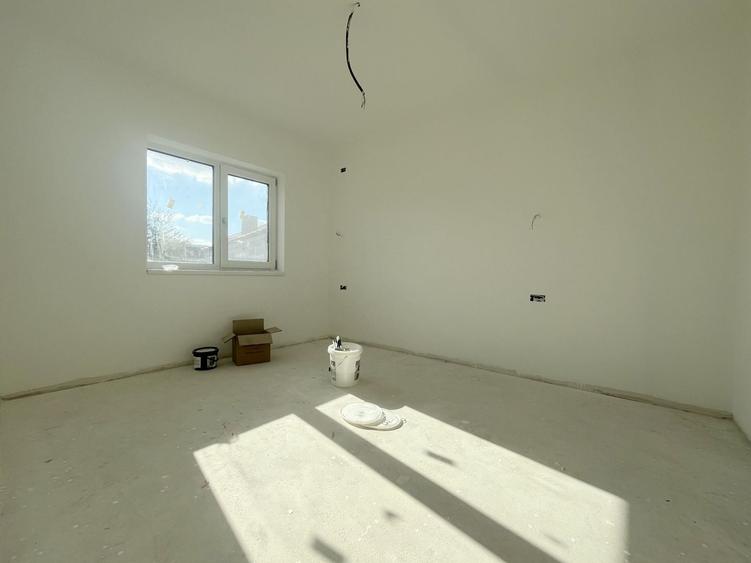 Duplex cu 3 camere cu Canalizare în Dumbrăvița