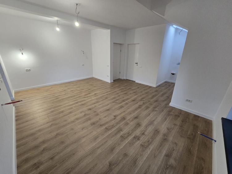 Apartament cu 2 camere decomandat în Zamora