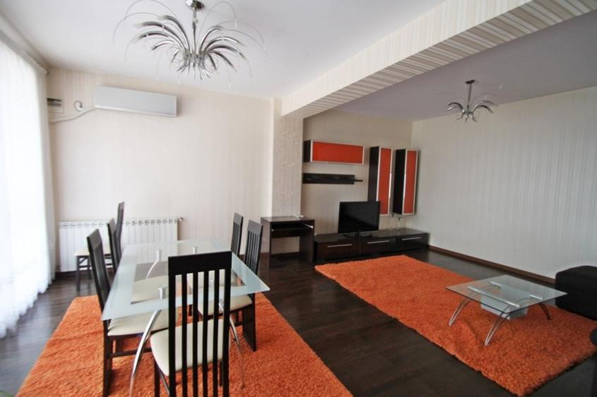 Apartament cu 3 camere decomandat, mobilat în P-ța Ovidiu