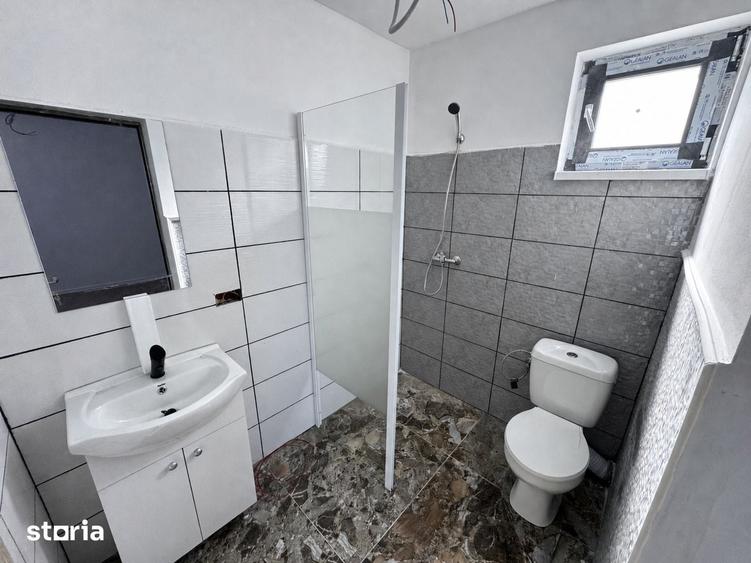 Casă cu 4 camere cu Teren 475 Mp în Tomești