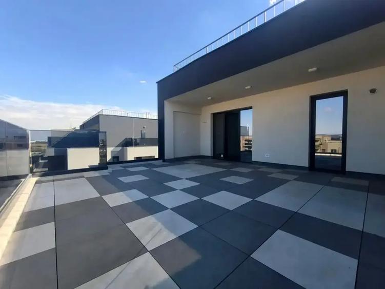 Apartament cu 2 camere decomandat în Titan