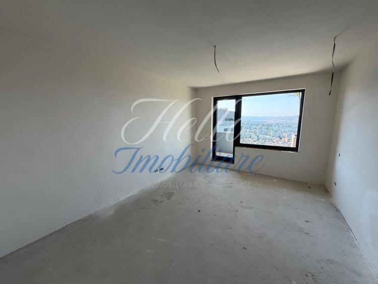 Penthouse cu 3 camere decomandat în Zorilor