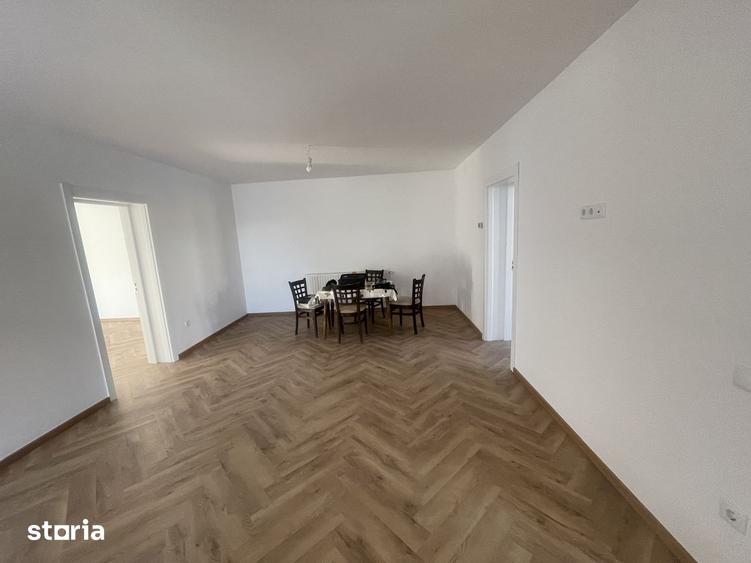 Casă cu 3 camere cu Teren 454 Mp în Calea Poplăcii
