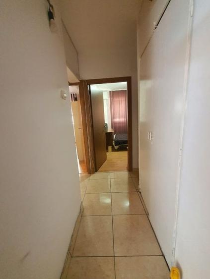 Apartament cu 3 camere decomandat, mobilat în Dristor