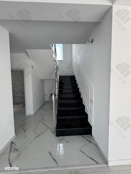 Casă cu 5 camere cu Teren 300 Mp în Berceni