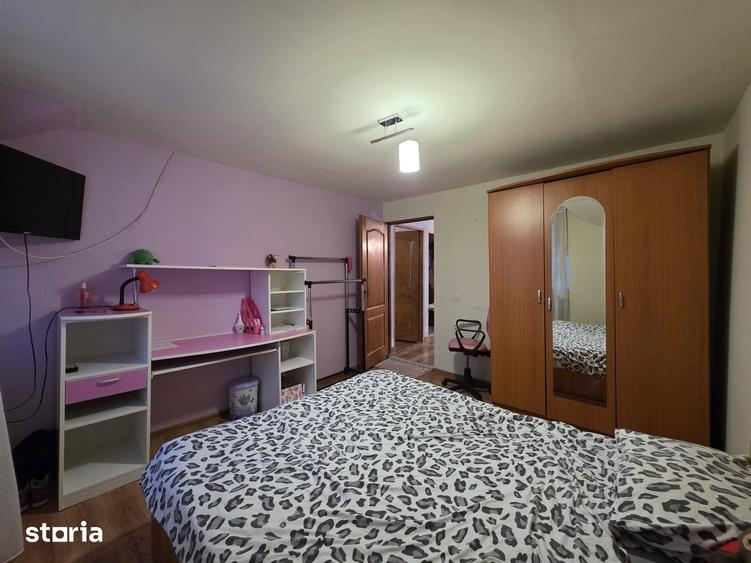 Casă cu 4 camere cu Teren 1600 Mp în Hărău