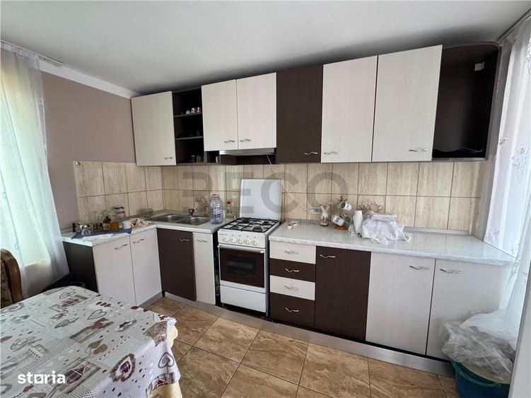 Casă cu 4 camere cu Teren 1465 Mp în Țețchea