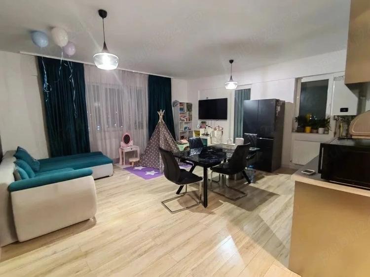 Apartament cu 3 camere decomandat în Central