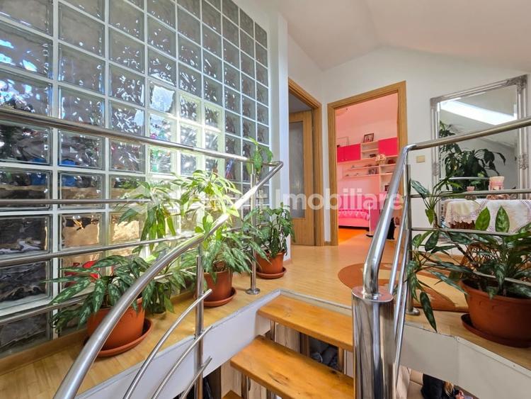 Apartament cu 3 camere semidecomandat, mobilat în Florești