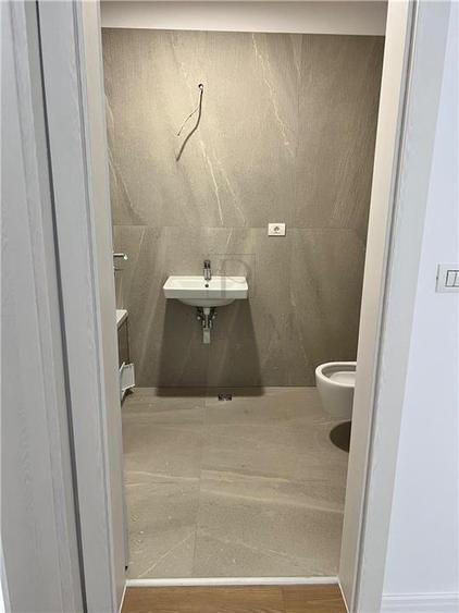 Apartament cu 2 camere decomandat în Torontalului