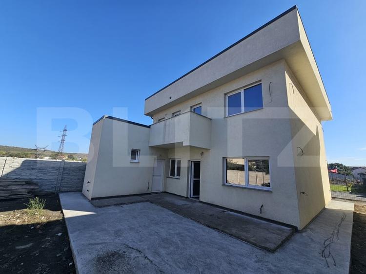 Casă individuală cu 5 camere cu Canalizare în Bariera Vâlcii