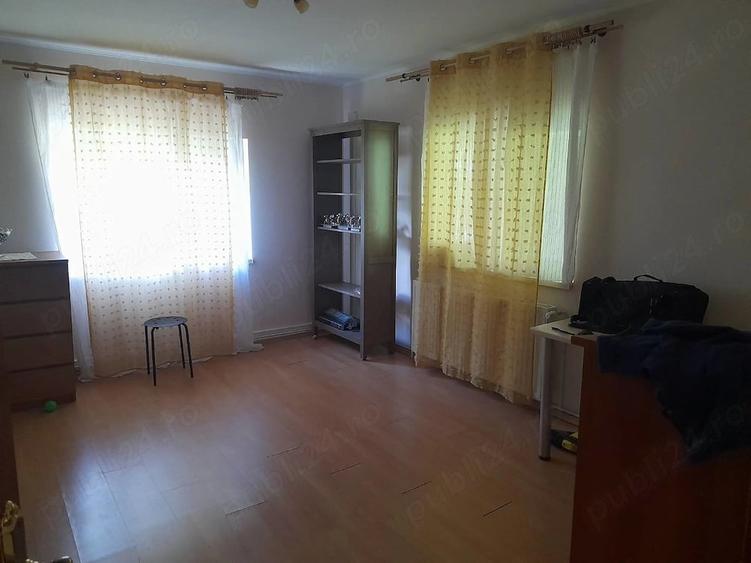 Casă cu 7 camere cu Teren 3000 Mp în Breaza de Sus