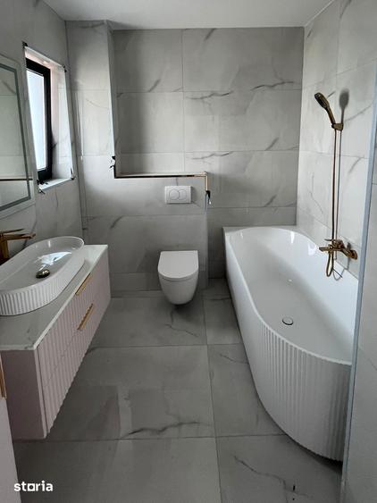 Casă cu 4 camere cu Teren 350 Mp în Vidra