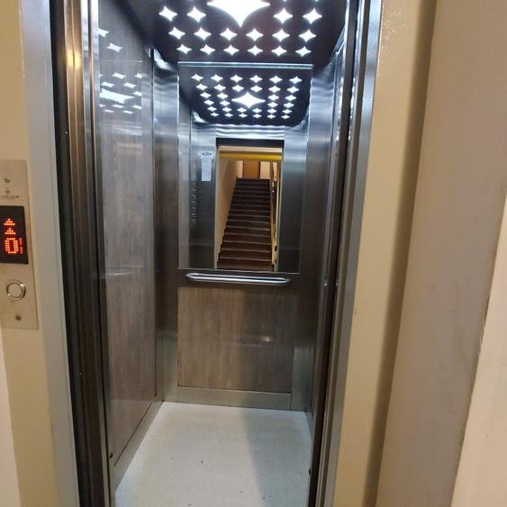 Apartament cu 3 camere semidecomandat în Dristor