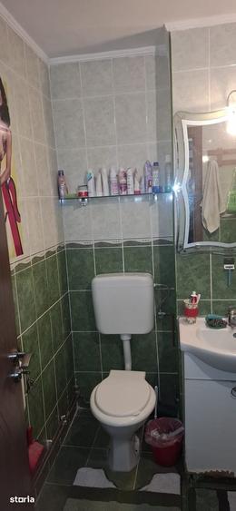 Apartament cu 3 camere decomandat în Dârste