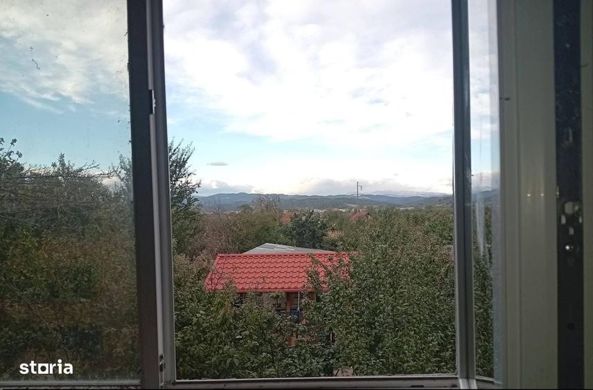 Casă cu 4 camere cu Teren 375 Mp în Central