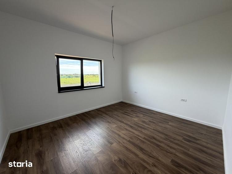 Casă cu 4 camere cu Teren 500 Mp în Clinceni