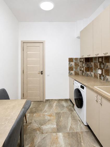 Apartament cu 2 camere semidecomandat în Giurgiului