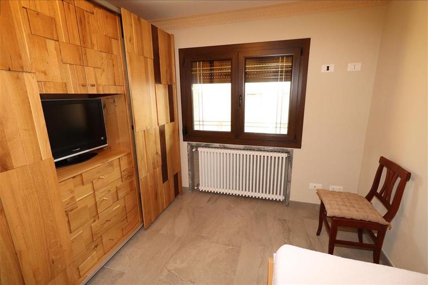 Apartament 3 camere, etaj 1, Supermaket Lidl - super lux - - 9