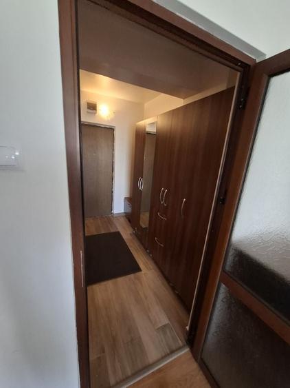 Garsonieră decomandată în Podu Roș