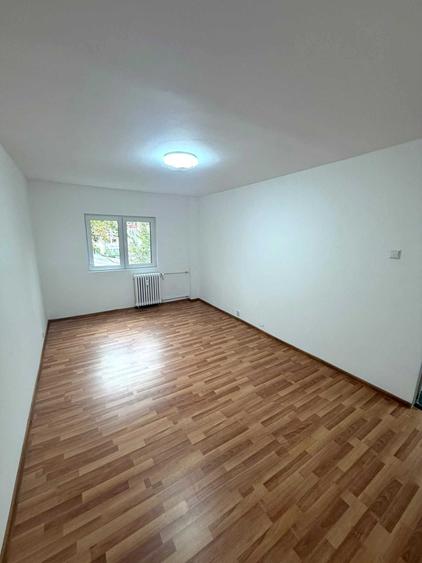 Apartament cu 3 camere decomandat în Nord-Vest