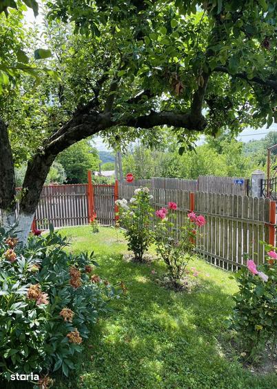 Casă cu 4 camere cu Teren 1670 Mp în Central