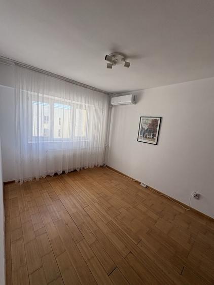 Apartament cu 3 camere în Dorobanți