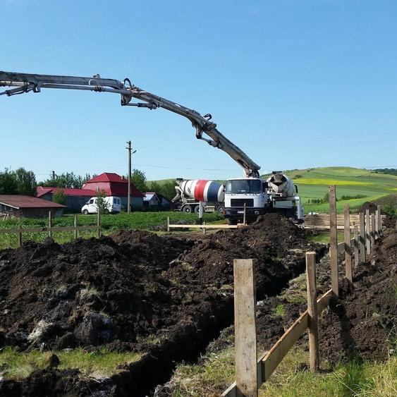 Casă cu 4 camere cu Teren 1800 Mp în Gădălin