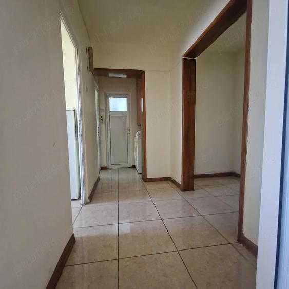 Apartament cu 2 camere decomandat în Malu Roșu