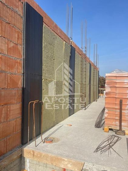 Duplex cu 4 camere cu Canalizare în Fabric