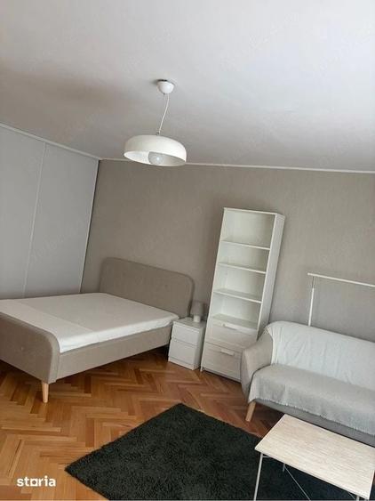 Garsonieră decomandată în Băneasa