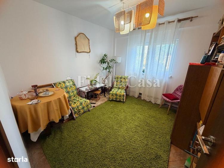 Apartament cu 3 camere decomandat în Alexandru cel Bun