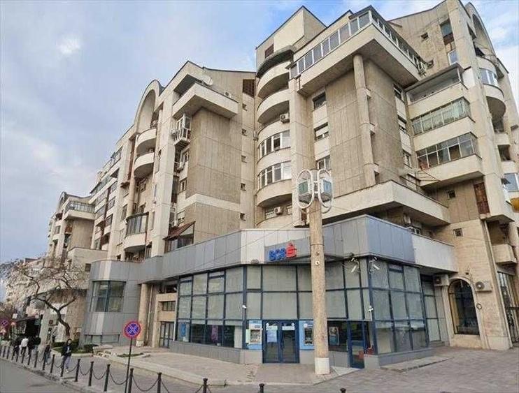 Inchiriez apartament Universitate etaj 2/7. - 1