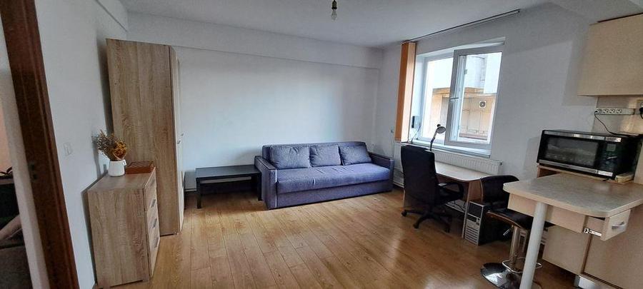 Apartament cu 2 camere decomandat în Podu Roș