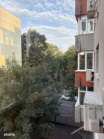 Apartament cu 3 camere în Grivița