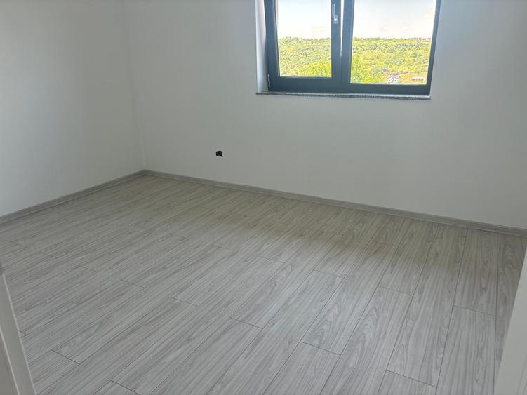 Casă individuală cu 5 camere cu Canalizare în Bârnova