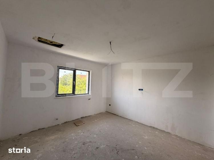 Casă cu 3 camere cu Teren 197.9 Mp în Craiovița Nouă