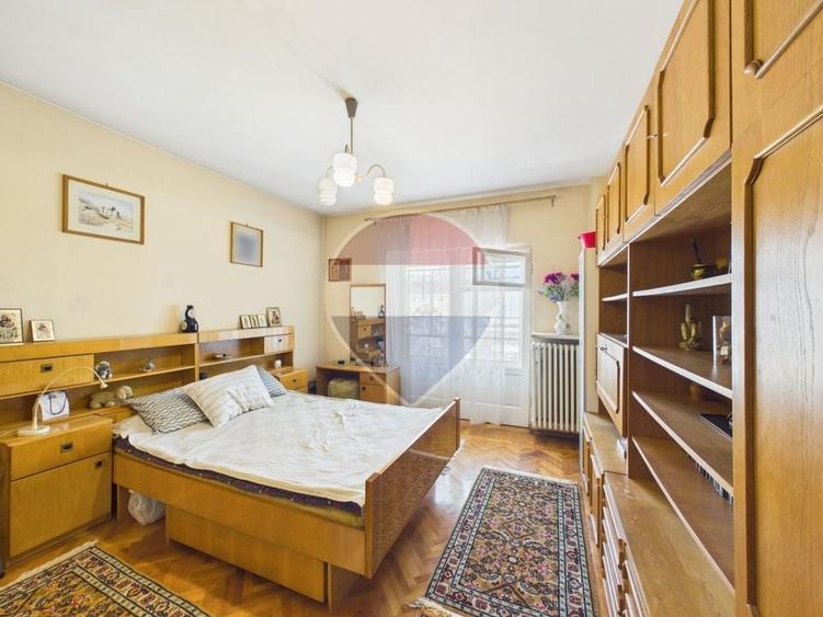 Apartament cu 3 camere decomandat în Amzei