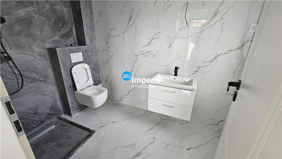 Duplex cu 4 camere cu Canalizare în Bucium
