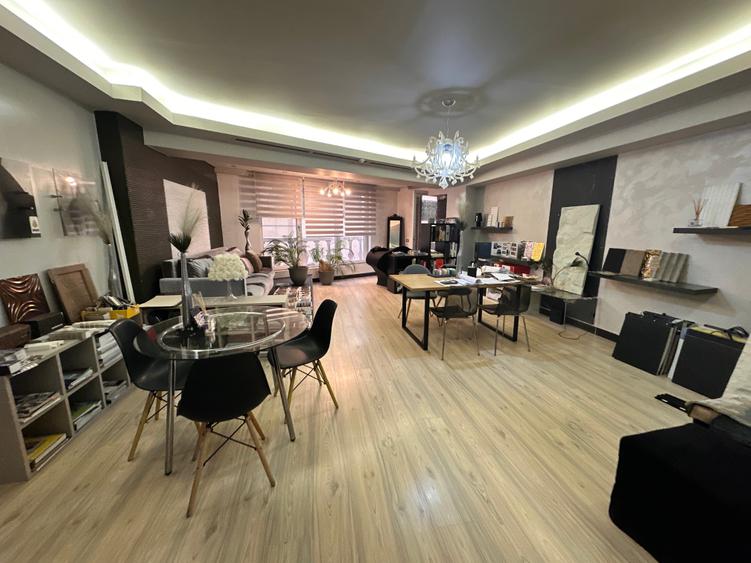 Apartament cu 3 camere semidecomandat în Herăstrău