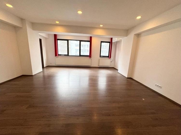 Apartament cu 5 camere în Dorobanți