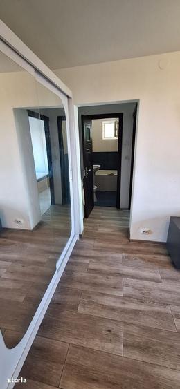Apartament cu 4 camere semidecomandat în Pantelimon
