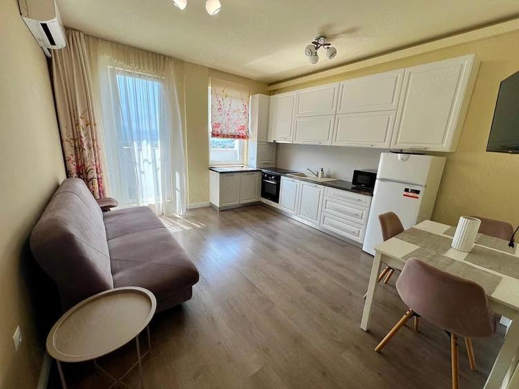 Apartament cu 3 camere decomandat în Florești