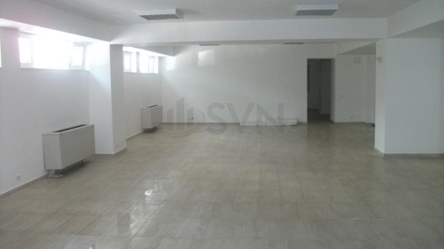 Spațiu comercial, de 251 mp, în Titulescu